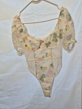 Bridgeton Bodysuit Lace Coquette Rose Lace  size M Sheer Underwire Puff Slve